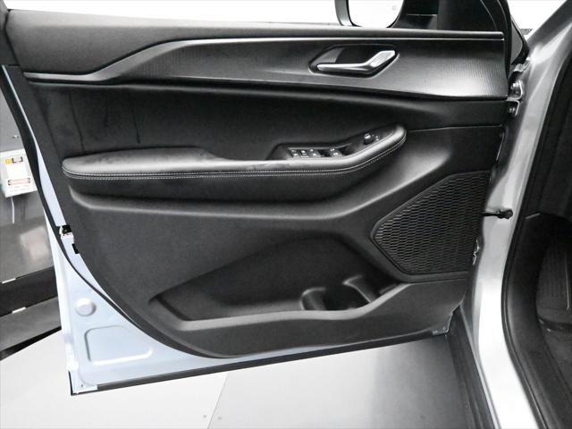 2024 Jeep Grand Cherokee L Laredo X 4x2