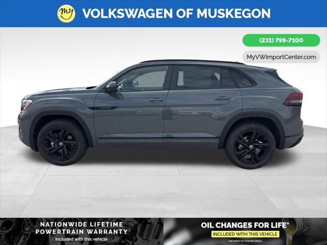 2025 Volkswagen Atlas Cross Sport 2.0T SEL R-Line Black
