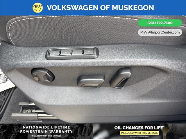 2025 Volkswagen Atlas Cross Sport 2.0T SEL R-Line Black