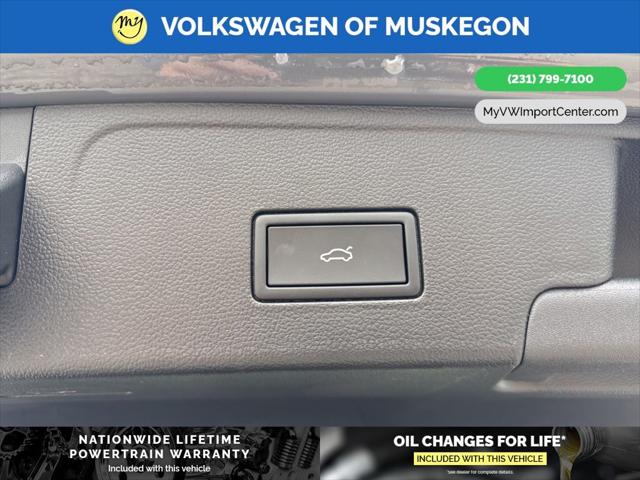 2025 Volkswagen Atlas Cross Sport 2.0T SEL R-Line Black