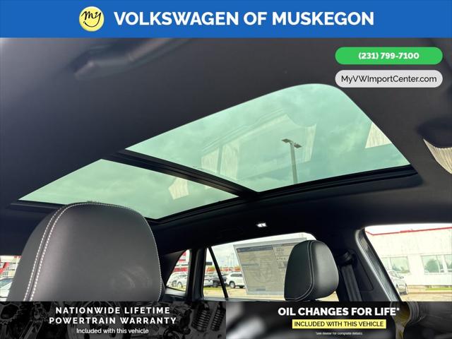 2025 Volkswagen Atlas Cross Sport 2.0T SEL R-Line Black