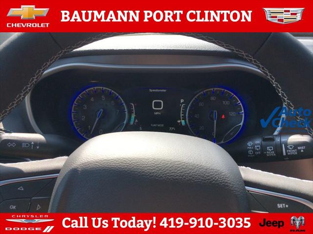 2026 Chrysler Pacifica Select