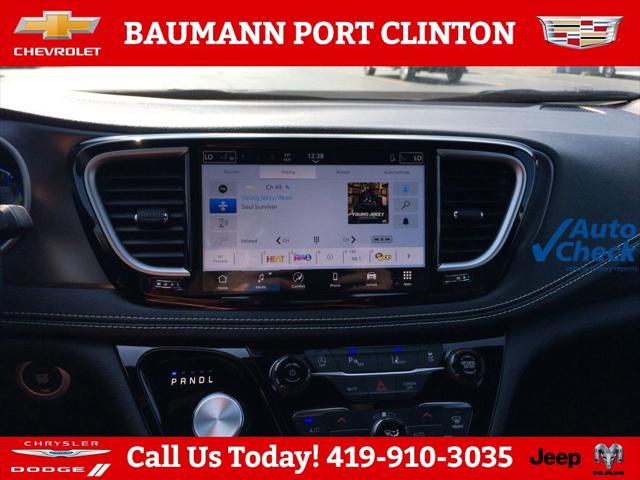 2026 Chrysler Pacifica Select
