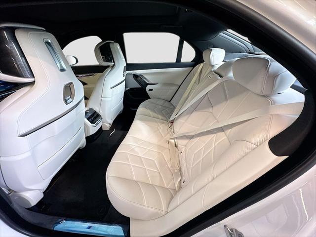 2026 BMW 7 Series 750e xDrive