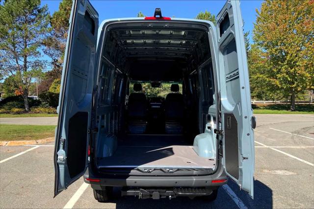 2025 Mercedes-Benz Sprinter 2500 Standard Roof 4-Cyl Diesel HO