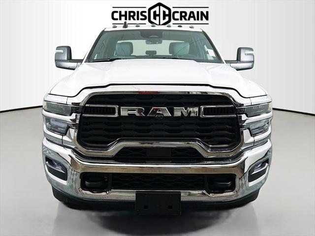 2026 RAM Ram 3500 Chassis Cab RAM 3500 TRADESMAN CREW CAB CHASSIS 4X4 60 CA