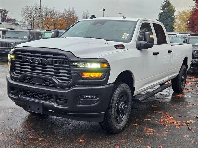 2026 RAM Ram 3500 RAM 3500 TRADESMAN CREW CAB 4X4 8 BOX