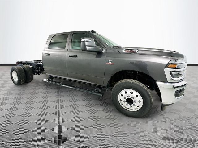 2026 RAM Ram 3500 Chassis Cab RAM 3500 TRADESMAN CREW CAB CHASSIS 4X4 60 CA