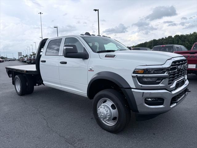 2026 RAM Ram 5500 Chassis Cab RAM 5500 TRADESMAN CHASSIS CREW CAB 4X4 60 CA