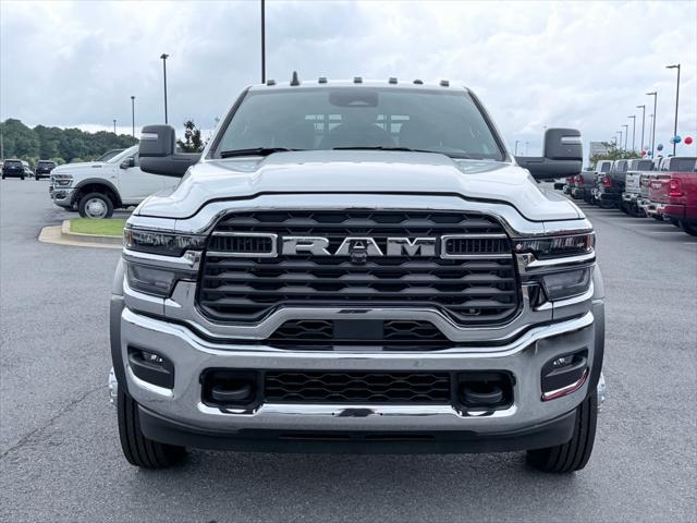 2026 RAM Ram 5500 Chassis Cab RAM 5500 TRADESMAN CHASSIS CREW CAB 4X4 60 CA