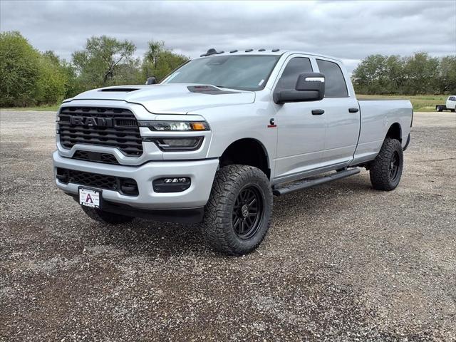 2026 RAM Ram 2500 RAM 2500 BLACK EXPRESS CREW CAB 4X4 8 BOX
