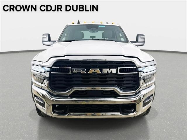 2026 RAM Ram 5500 Chassis Cab RAM 5500 TRADESMAN CHASSIS CREW CAB 4X4 60 CA