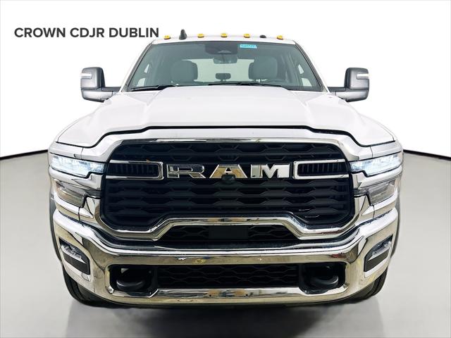 2026 RAM Ram 5500 Chassis Cab RAM 5500 TRADESMAN CHASSIS CREW CAB 4X4 60 CA