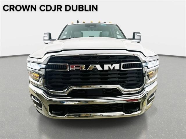 2026 RAM Ram 5500 Chassis Cab RAM 5500 TRADESMAN CHASSIS CREW CAB 4X4 84 CA 2026 RAM Ram 5500 Chassis Cab RAM 5500 TRADESMAN CHASSIS CREW CAB 4X4 84 CA