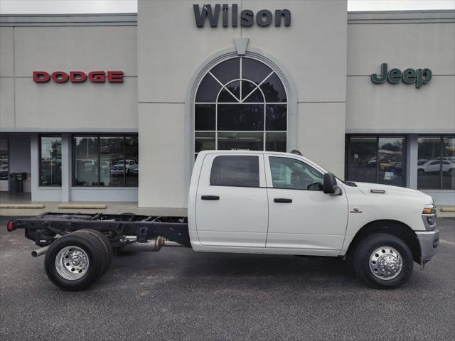 2026 RAM Ram 3500 Chassis Cab RAM 3500 TRADESMAN CREW CAB CHASSIS 4X4 60 CA