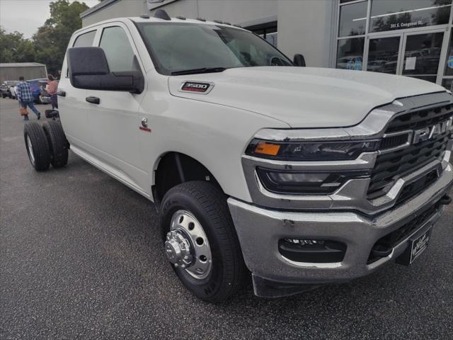 2026 RAM Ram 3500 Chassis Cab RAM 3500 TRADESMAN CREW CAB CHASSIS 4X4 60 CA