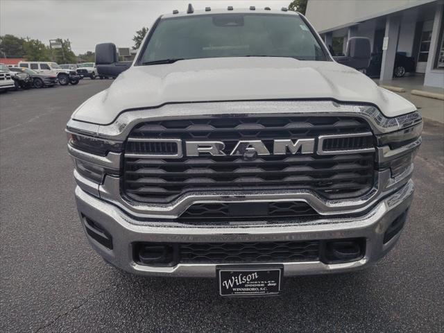 2026 RAM Ram 3500 Chassis Cab RAM 3500 TRADESMAN CREW CAB CHASSIS 4X4 60 CA