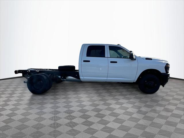 2026 RAM Ram 3500 Chassis Cab RAM 3500 TRADESMAN CREW CAB CHASSIS 4X4 60 CA 2026 RAM Ram 3500 Chassis Cab RAM 3500 TRADESMAN CREW CAB CHASSIS 4X4 60 CA