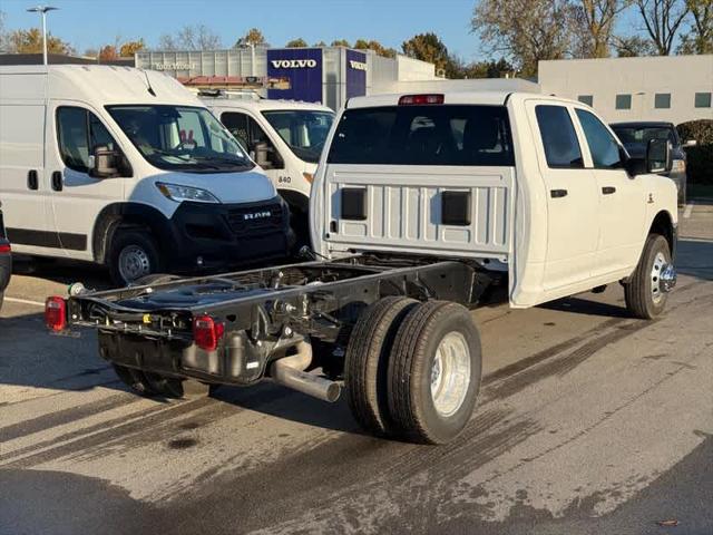 2026 RAM Ram 3500 Chassis Cab RAM 3500 TRADESMAN CREW CAB CHASSIS 4X4 60 CA 2026 RAM Ram 3500 Chassis Cab RAM 3500 TRADESMAN CREW CAB CHASSIS 4X4 60 CA
