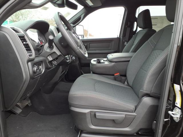 2026 RAM Ram 2500 RAM 2500 BLACK EXPRESS CREW CAB 4X4 64 BOX