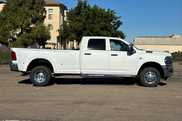2026 RAM Ram 3500 RAM 3500 TRADESMAN CREW CAB 4X4 8 BOX