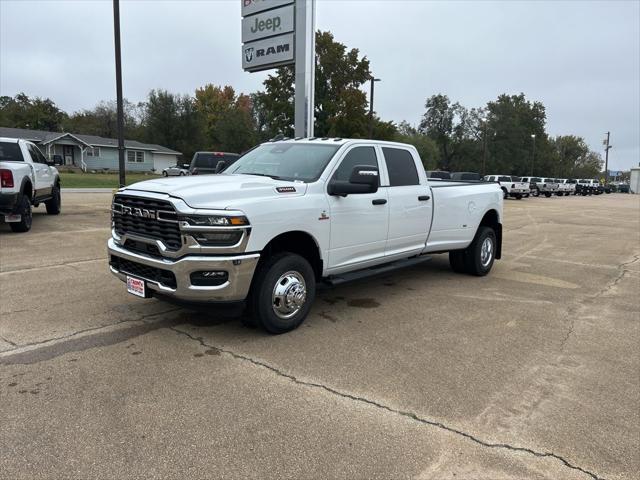 2026 RAM Ram 3500 RAM 3500 TRADESMAN CREW CAB 4X4 8 BOX