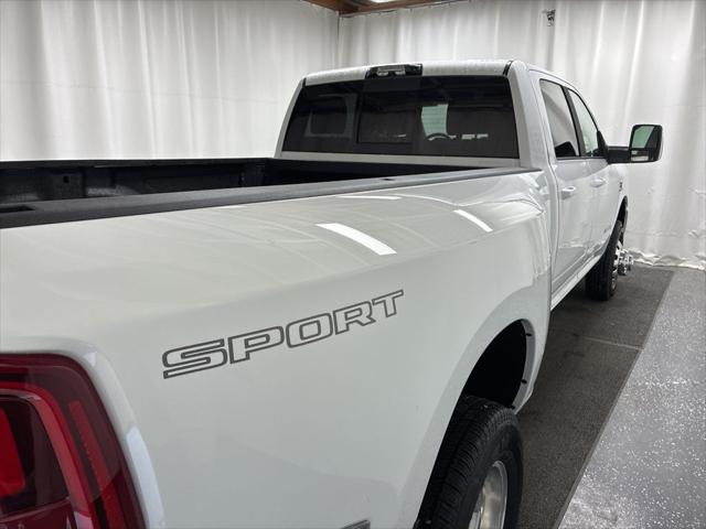 2026 RAM Ram 3500 RAM 3500 LARAMIE CREW CAB 4X4 8 BOX