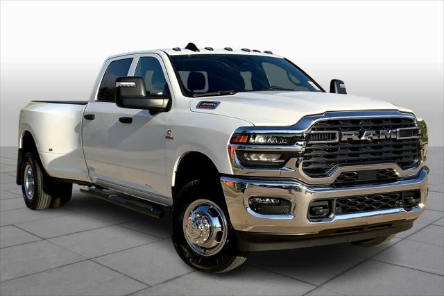 2026 RAM Ram 3500 RAM 3500 TRADESMAN CREW CAB 4X4 8 BOX