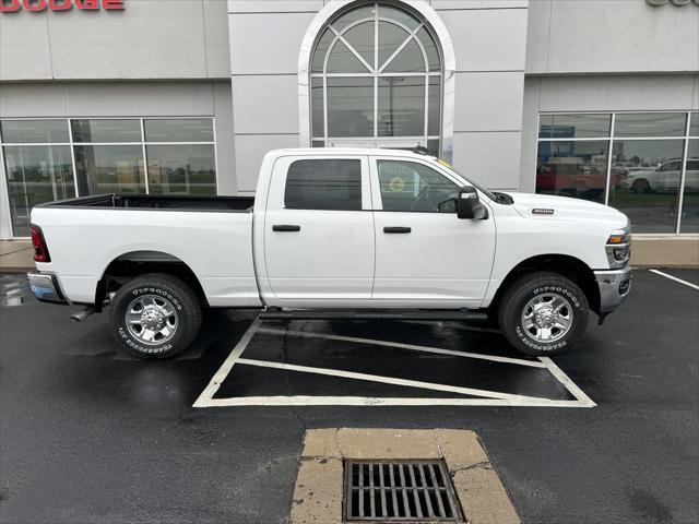 2026 RAM Ram 3500 RAM 3500 TRADESMAN CREW CAB 4X4 64 BOX