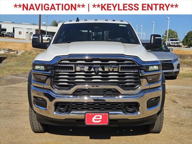 2026 RAM 5500 Chassis RAM 5500 TRADESMAN CHASSIS CREW CAB 4X4 84 CA