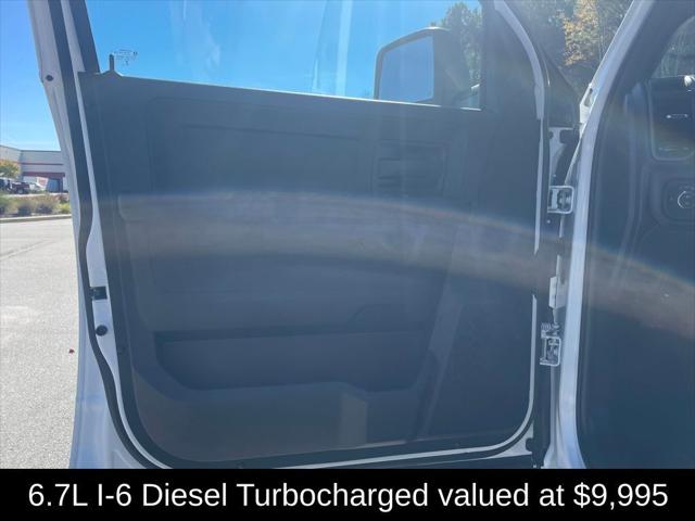 2026 RAM Ram 5500 Chassis Cab RAM 5500 TRADESMAN CHASSIS CREW CAB 4X4 84 CA