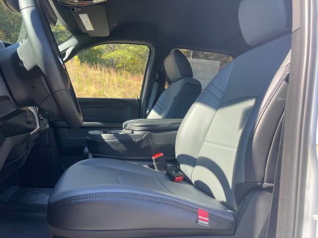 2026 RAM Ram 5500 Chassis Cab RAM 5500 TRADESMAN CHASSIS CREW CAB 4X4 84 CA