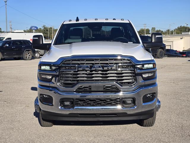 2026 RAM Ram 3500 Chassis Cab RAM 3500 TRADESMAN CREW CAB CHASSIS 4X4 60 CA 2026 RAM Ram 3500 Chassis Cab RAM 3500 TRADESMAN CREW CAB CHASSIS 4X4 60 CA
