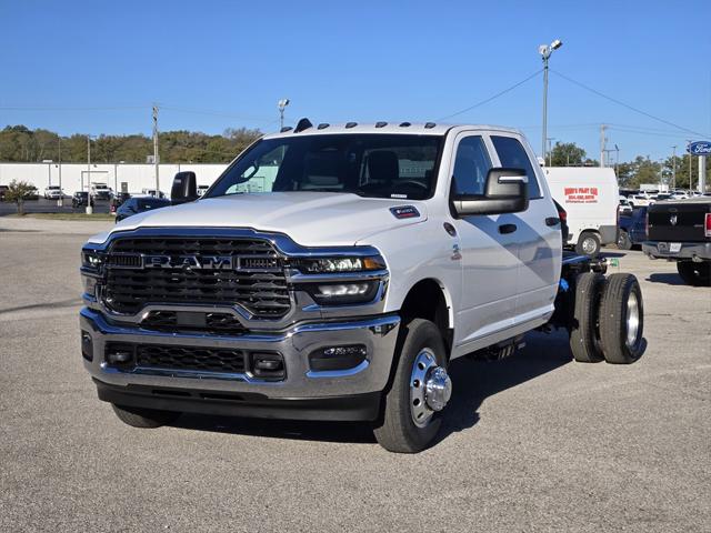 2026 RAM Ram 3500 Chassis Cab RAM 3500 TRADESMAN CREW CAB CHASSIS 4X4 60 CA 2026 RAM Ram 3500 Chassis Cab RAM 3500 TRADESMAN CREW CAB CHASSIS 4X4 60 CA