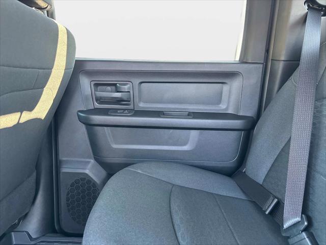 2026 Ram 2500 Black Express Crew Cab 4x4 6'4" Box