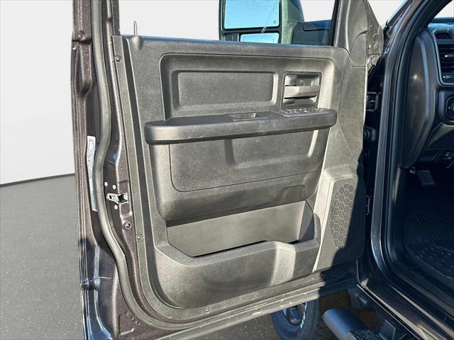 2026 Ram 2500 Black Express Crew Cab 4x4 6'4" Box