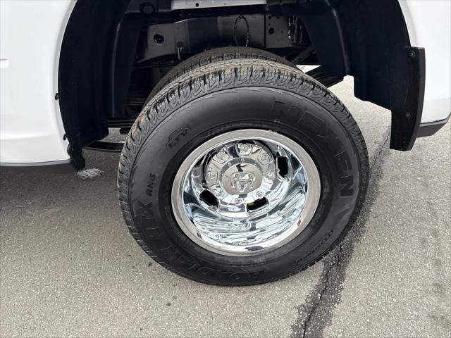 2026 RAM Ram 3500 RAM 3500 TRADESMAN CREW CAB 4X4 8 BOX