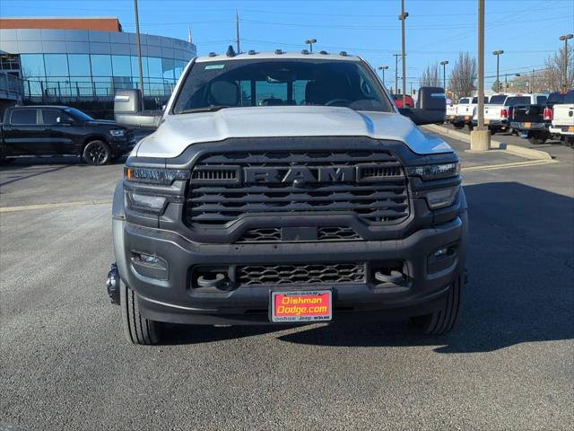 2026 RAM Ram 5500 Chassis Cab RAM 5500 TRADESMAN CHASSIS CREW CAB 4X4 84 CA