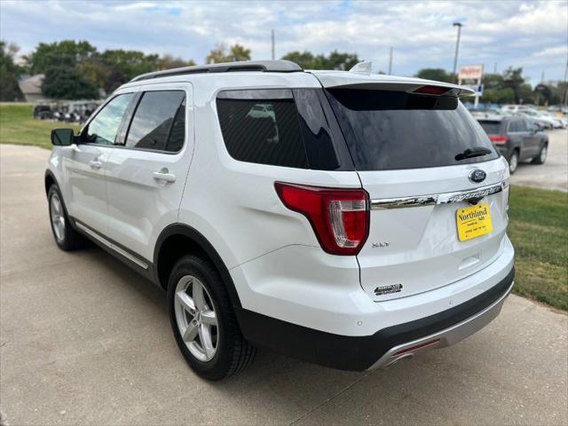 2017 Ford Explorer XLT 2017 Ford Explorer XLT
