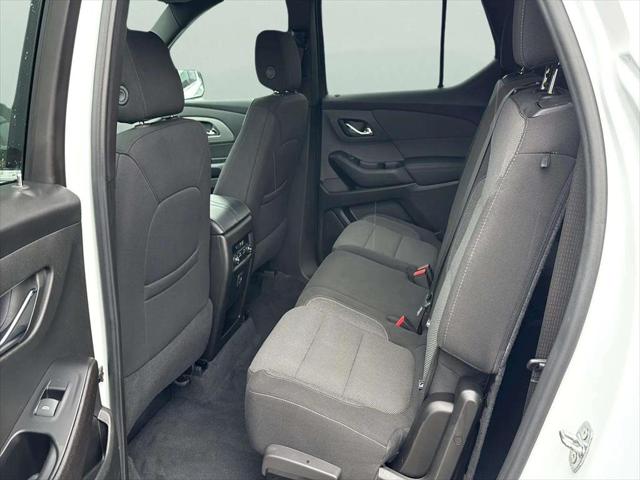 2023 Chevrolet Traverse AWD LT Cloth