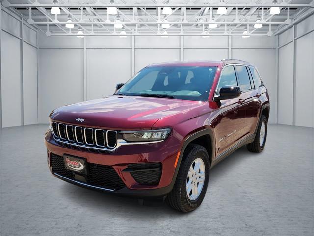 2025 Jeep Grand Cherokee Laredo 4x2