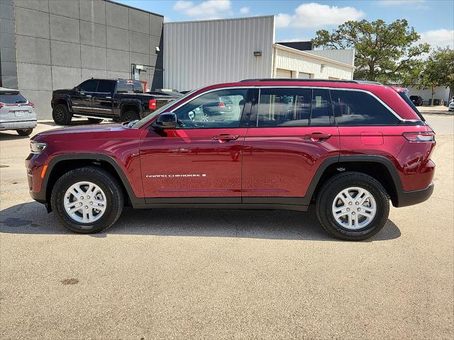 2025 Jeep Grand Cherokee Laredo 4x2