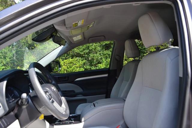 2019 Toyota Highlander LE