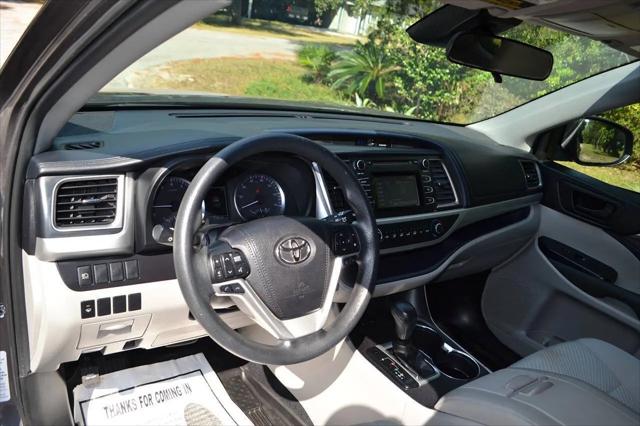 2019 Toyota Highlander LE