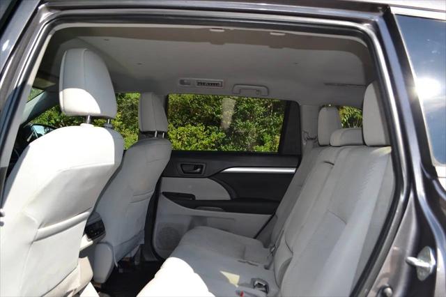 2019 Toyota Highlander LE