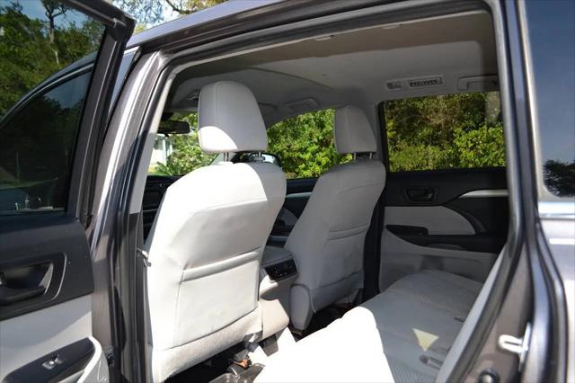 2019 Toyota Highlander LE