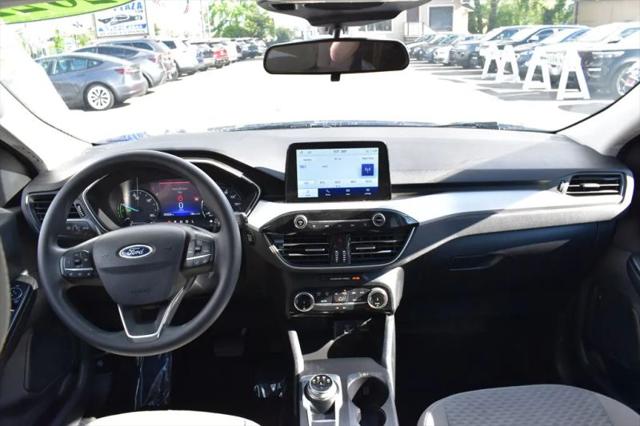 2022 Ford Escape SE Hybrid