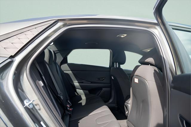 2025 Hyundai Elantra Hybrid SEL Sport