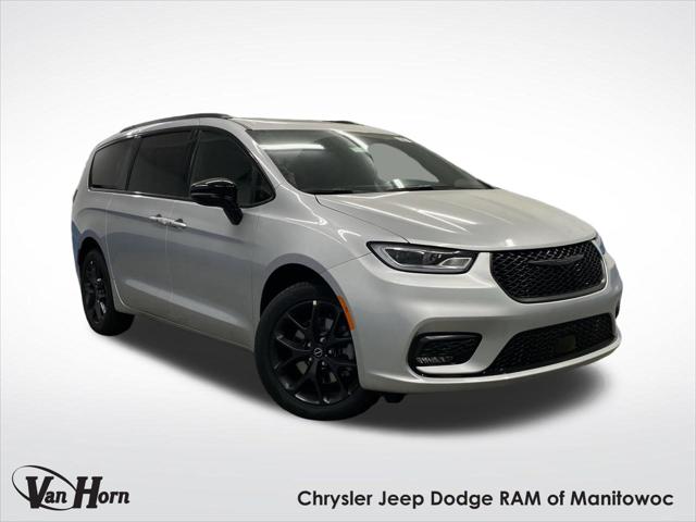 2026 Chrysler Pacifica Select for sale in Manitowoc, WI