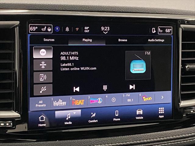 2026 Chrysler Pacifica Select